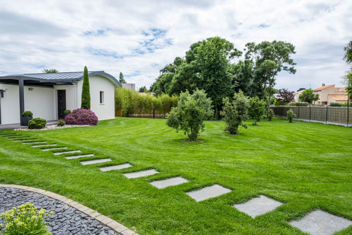 Au Jardin des Rêves - Gazon paysagiste - Pas japonais