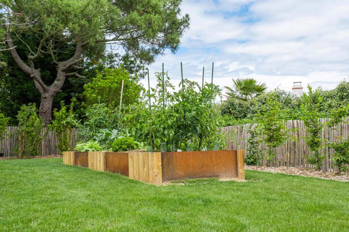 Nantes sud paysagiste carré potager pin et acier - Au Jardin des Rêves