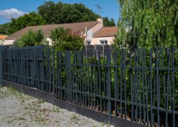 Pornic Clôture barreau doublée d'une haie - paysagiste Au Jardin des Rêves