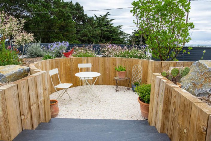 Pornic paysagiste Terrasse enterrée - Marches en ardoises