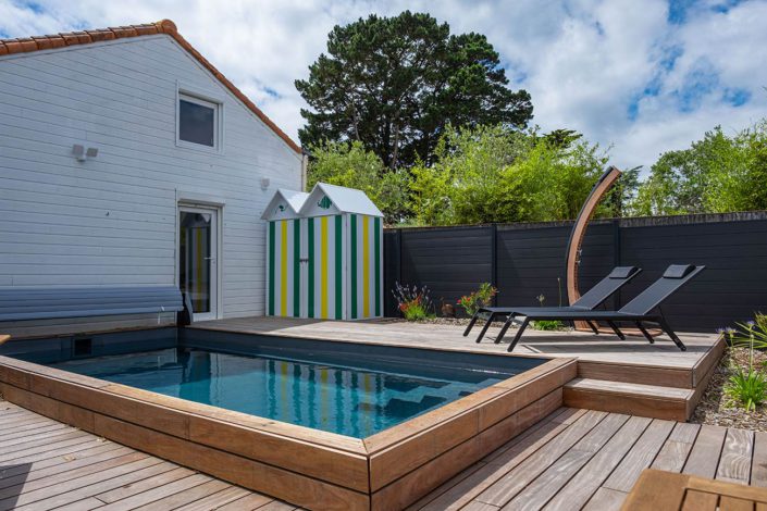 Pornic Terrasse enterrée, bois exotique Cumaru, plusieurs niveaux - Douche solaire