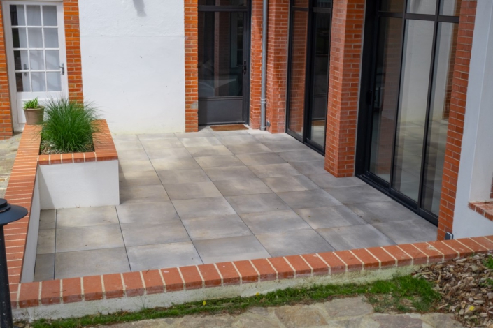 Terrasse en carrelage