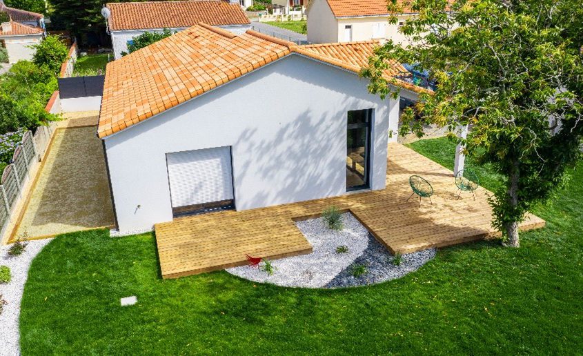 Terrasse sur plots en lames de pin Pornic