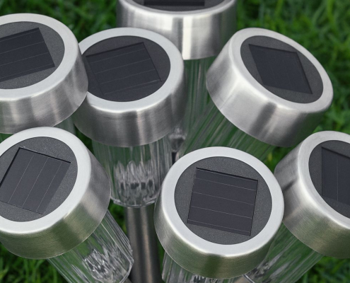 Lampes solaires de jardin en inox – installation d’un éclairage solaire extérieur écologique et autonome