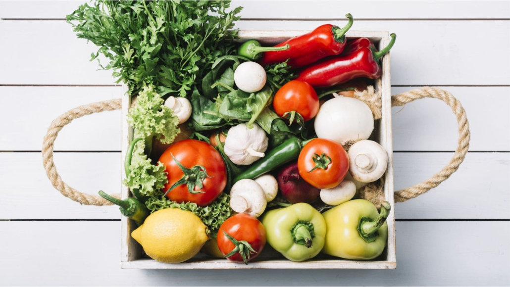 panier de légume jardin Panier de légumes frais du jardin – récolte colorée de variétés faciles à cultiver, par Au Jardin des Rêves à Pornic